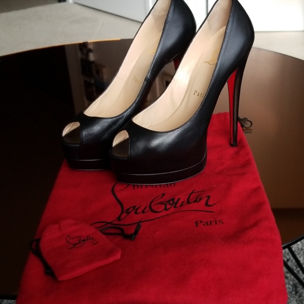 Christian Louboutin Palais Royal black pumps